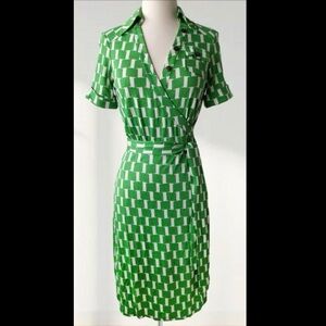 Diane Von Furstenberg geometric green and white silk wrap midi dress size 6